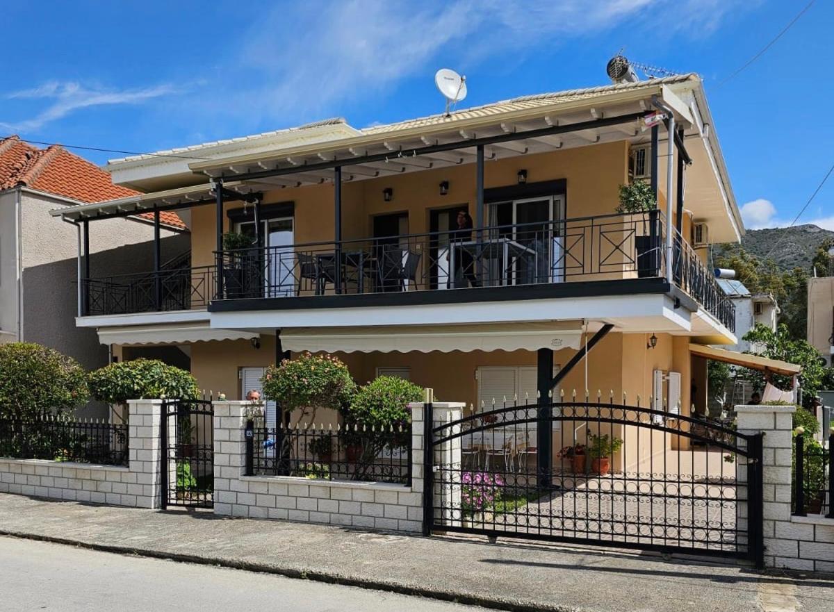 פלטאריה Ioulia'S Apartments מראה חיצוני תמונה
