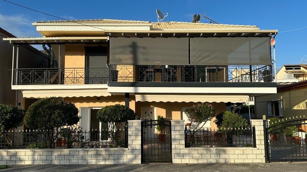 פלטאריה Ioulia'S Apartments מראה חיצוני תמונה